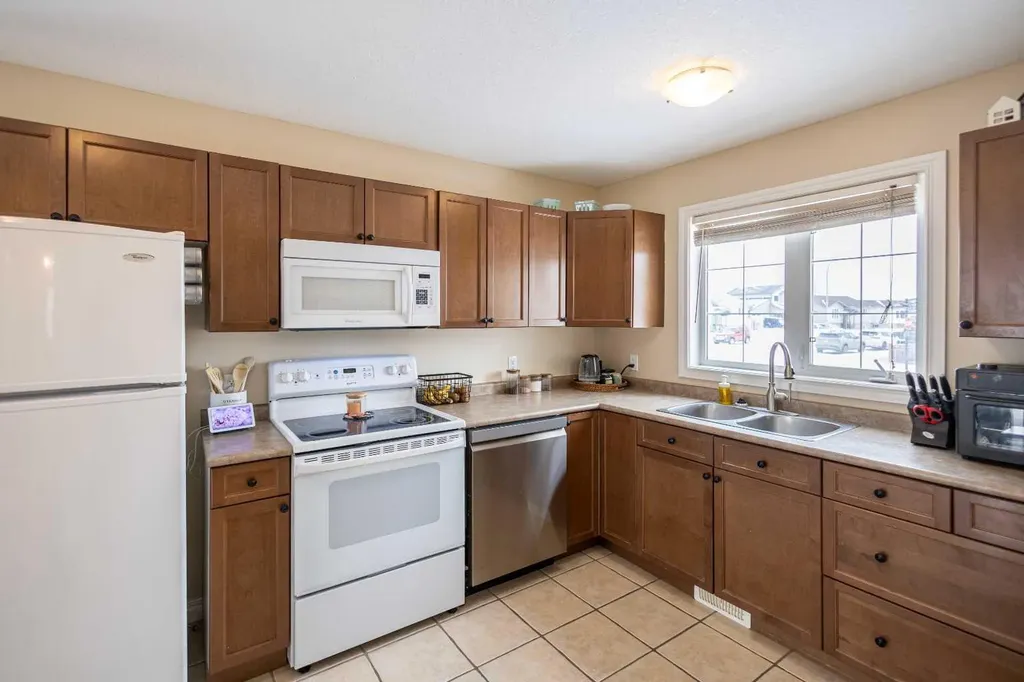 2602 11 Avenue Wainwright AB T9W 1W2