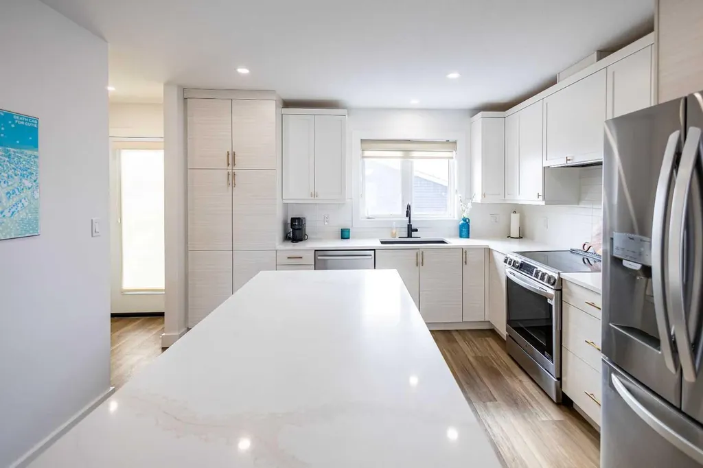 2713 11 Avenue Wainwright AB T9W 0A5