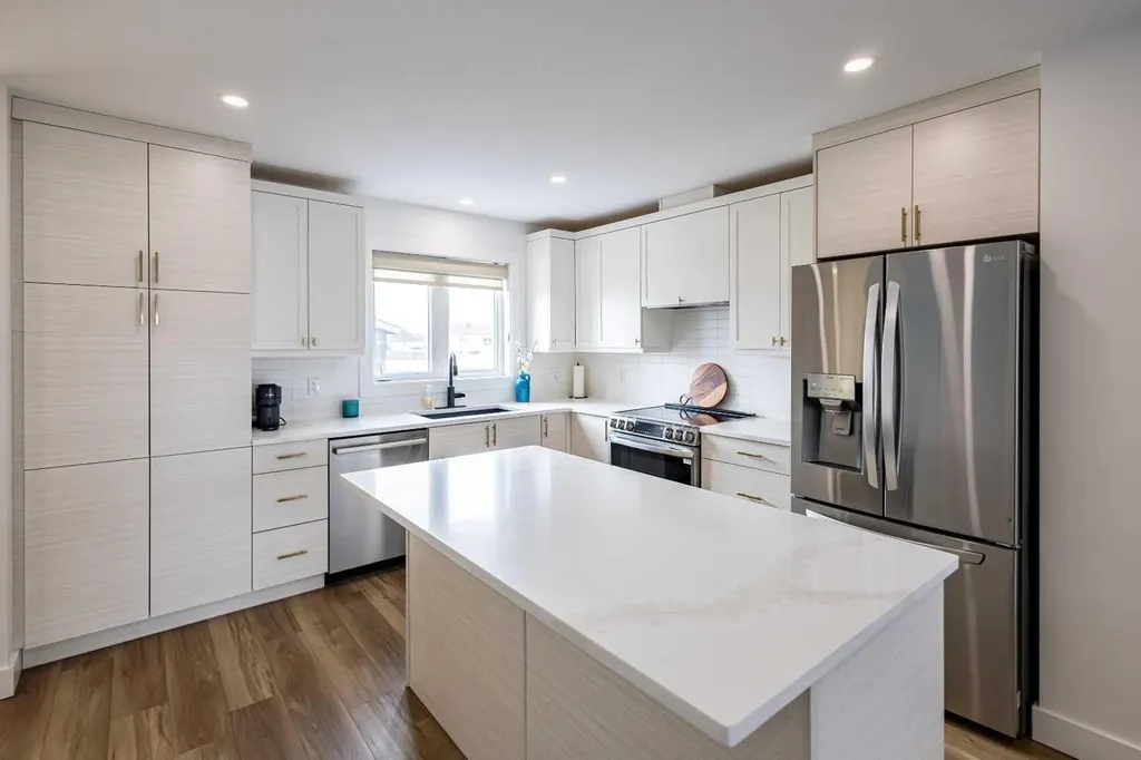 2713 11 Avenue Wainwright AB T9W 0A5