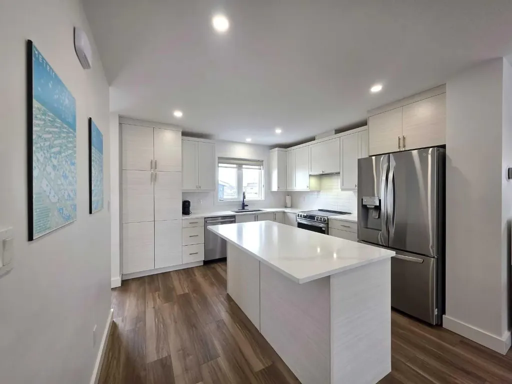 2713 11 Avenue Wainwright AB T9W 0A5