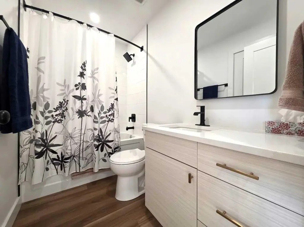 2713 11 Avenue Wainwright AB T9W 0A5