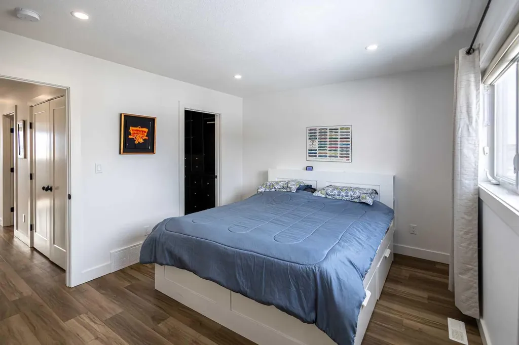 2713 11 Avenue Wainwright AB T9W 0A5
