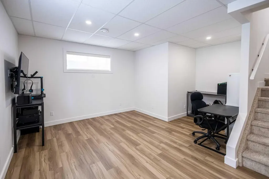 2713 11 Avenue Wainwright AB T9W 0A5