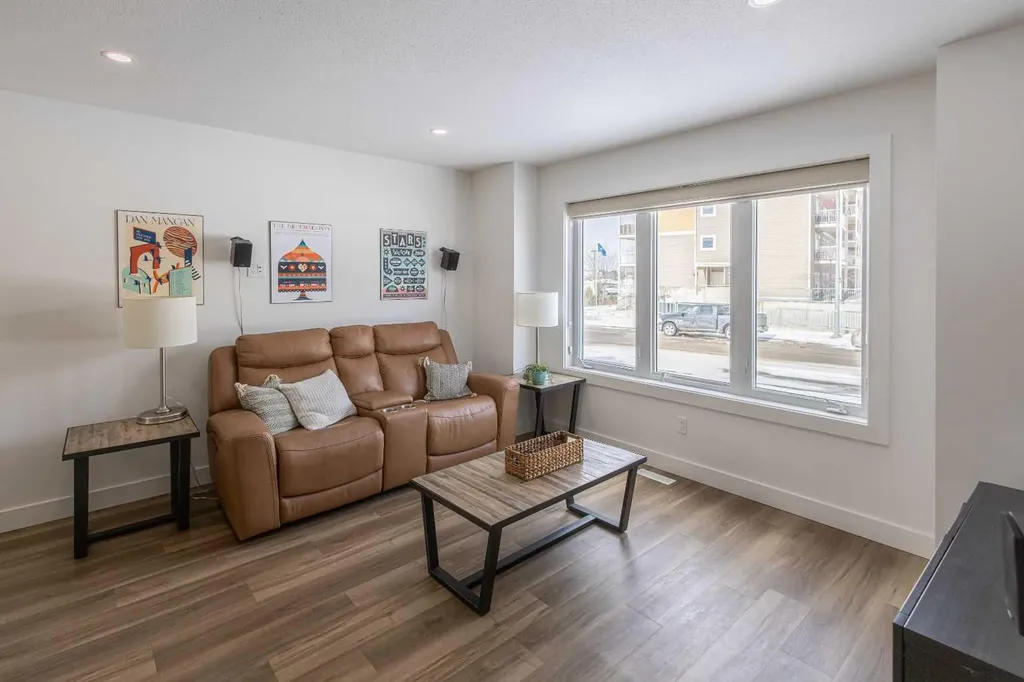 2713 11 Avenue Wainwright AB T9W 0A5
