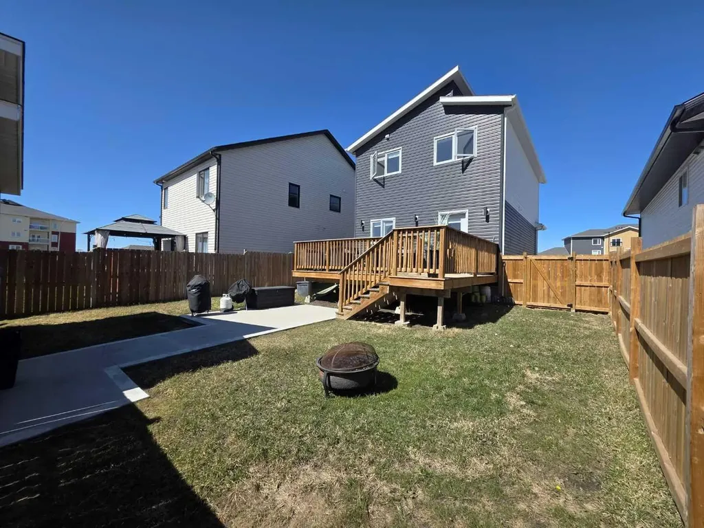 2713 11 Avenue Wainwright AB T9W 0A5