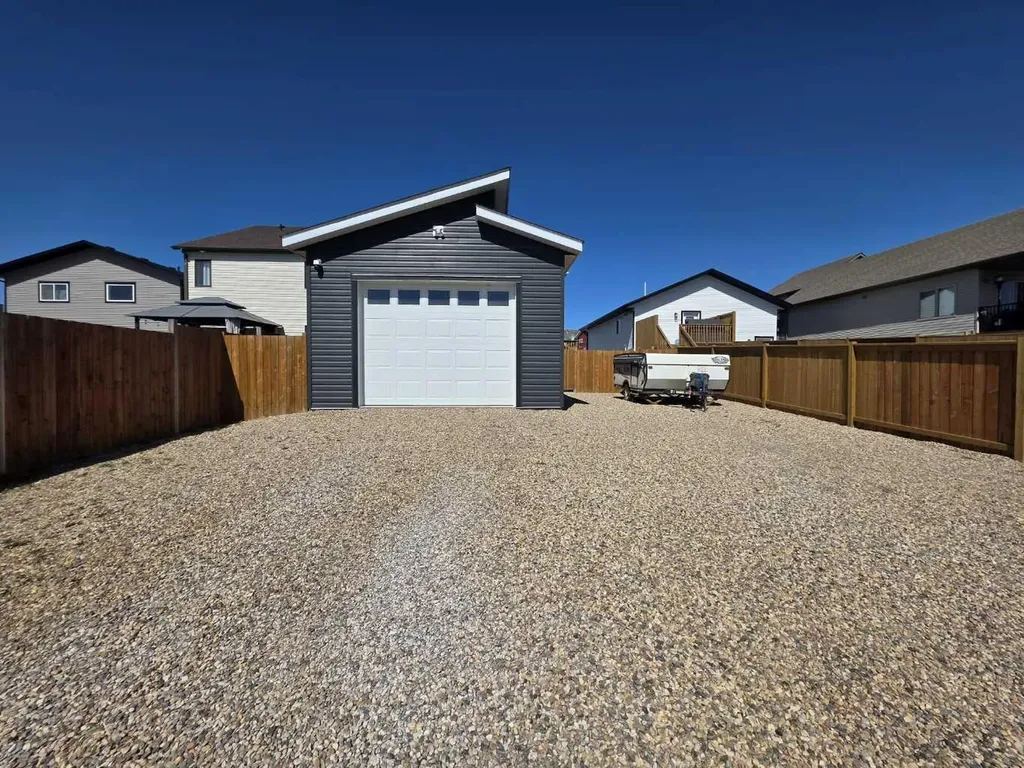 2713 11 Avenue Wainwright AB T9W 0A5