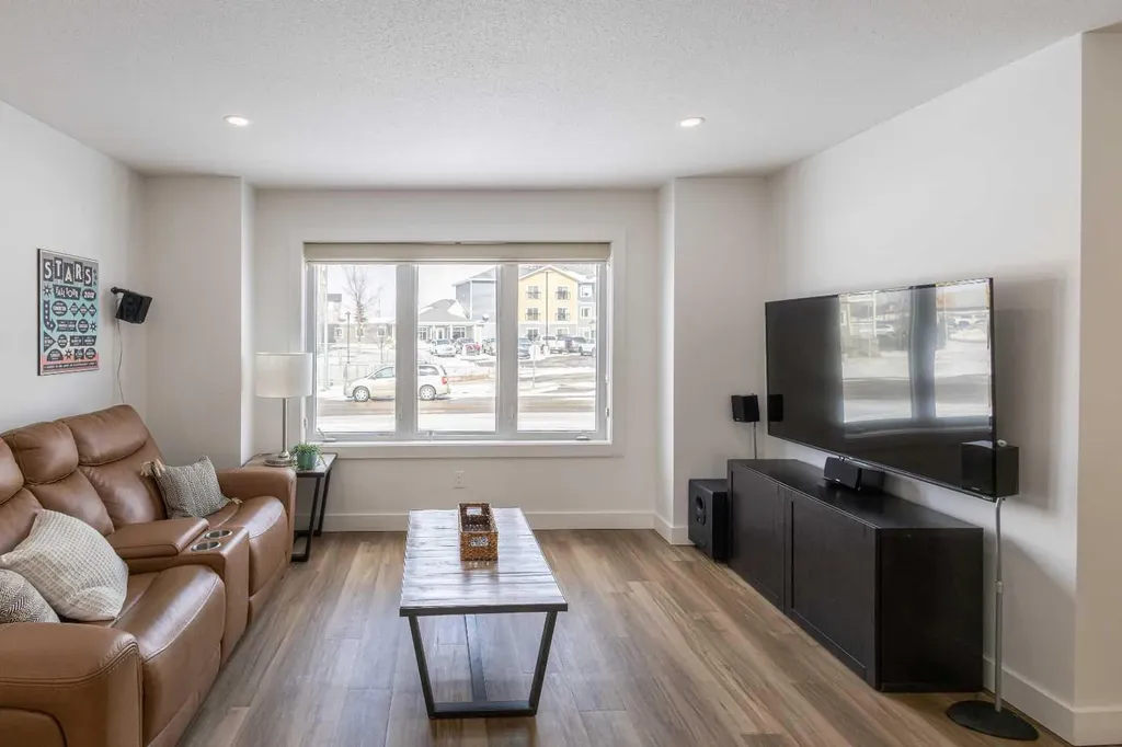 2713 11 Avenue Wainwright AB T9W 0A5