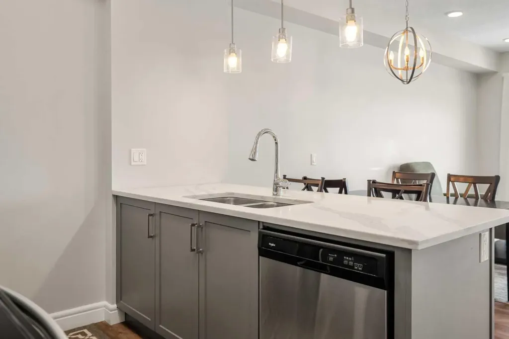 19621 40 Street SE Calgary AB T3M 3B2