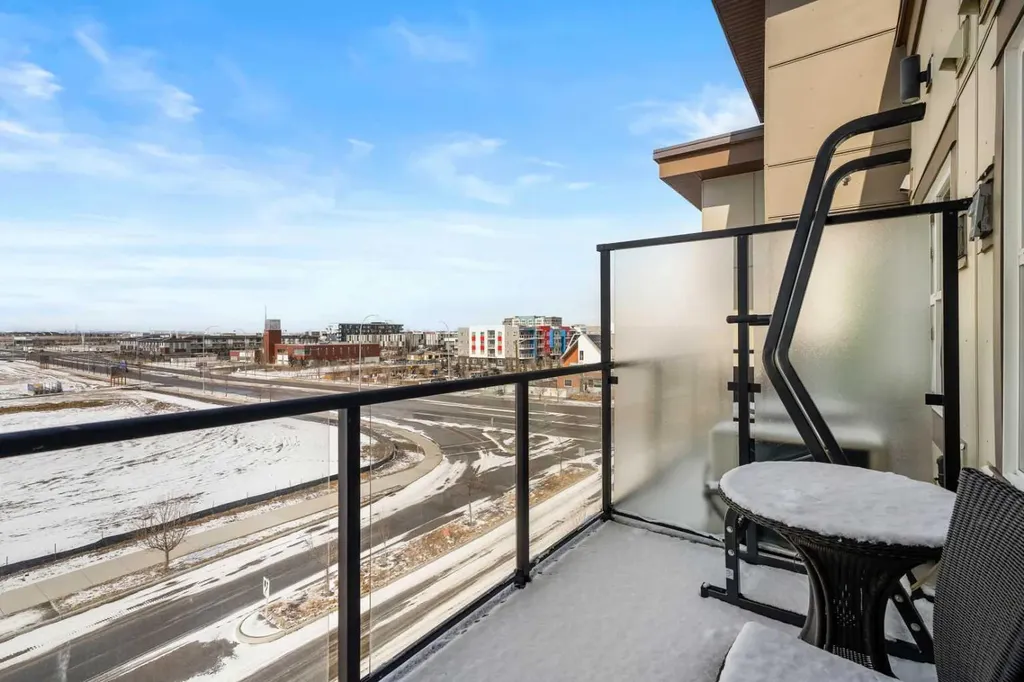 19621 40 Street SE Calgary AB T3M 3B2