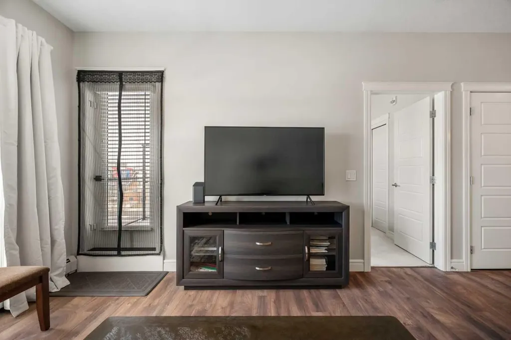 19621 40 Street SE Calgary AB T3M 3B2