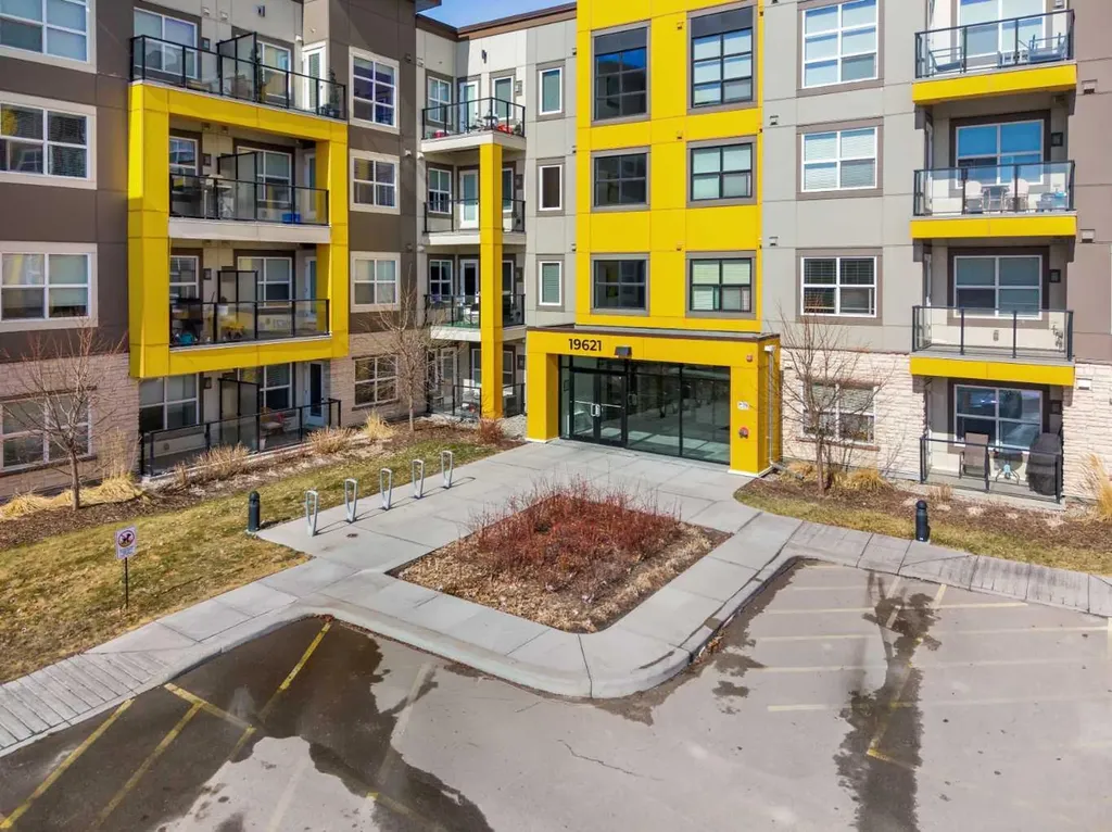 19621 40 Street SE Calgary AB T3M 3B2