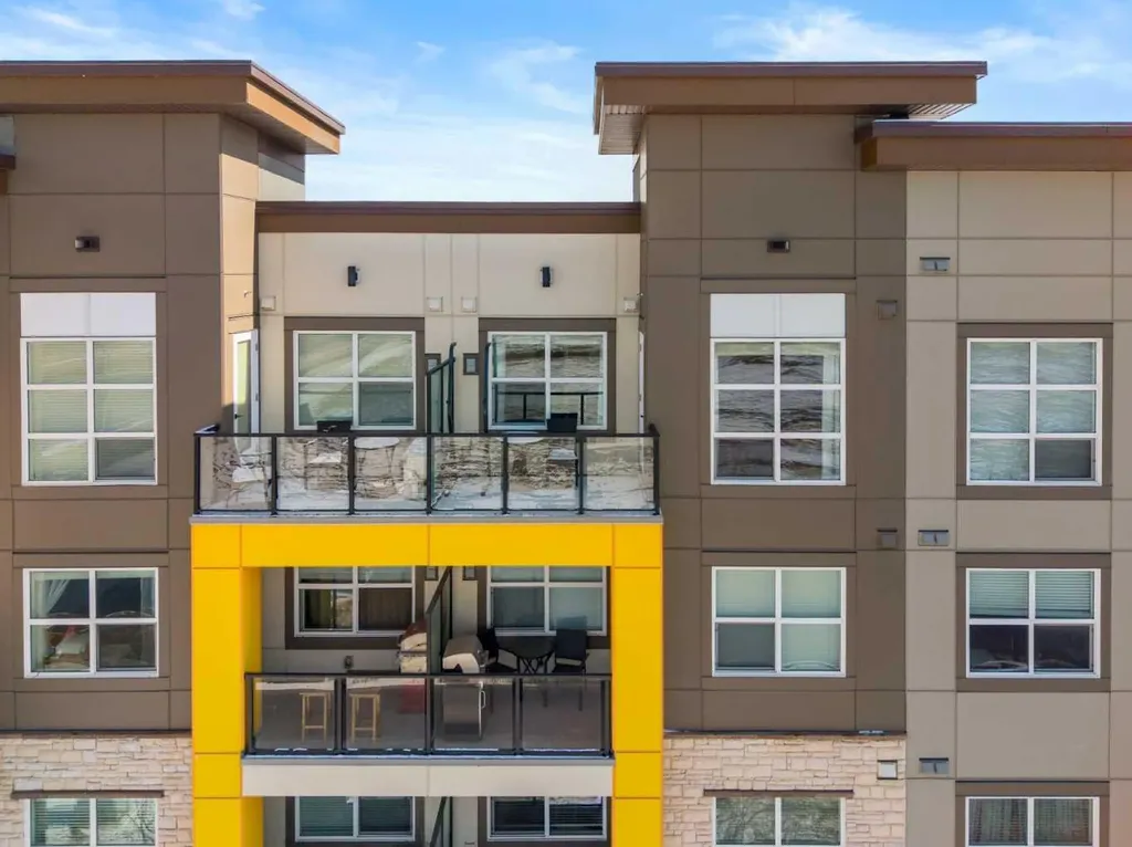 19621 40 Street SE Calgary AB T3M 3B2