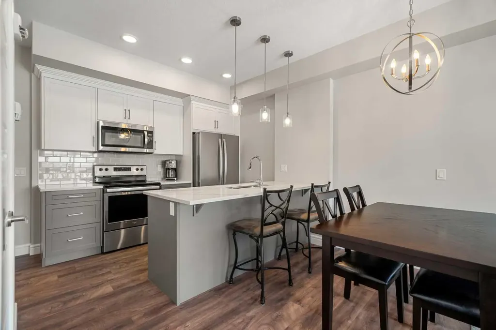 19621 40 Street SE Calgary AB T3M 3B2