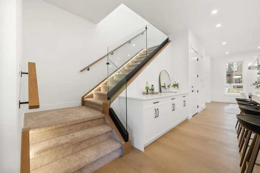 1444 43 Street SW Calgary AB T3C 2A2