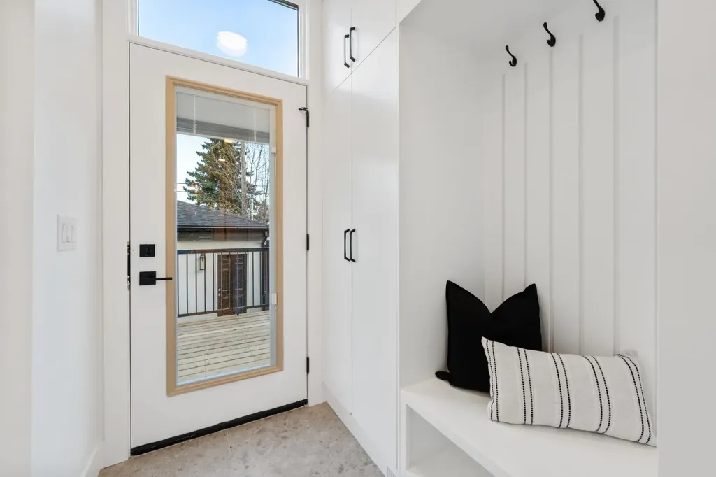 1444 43 Street SW Calgary AB T3C 2A2