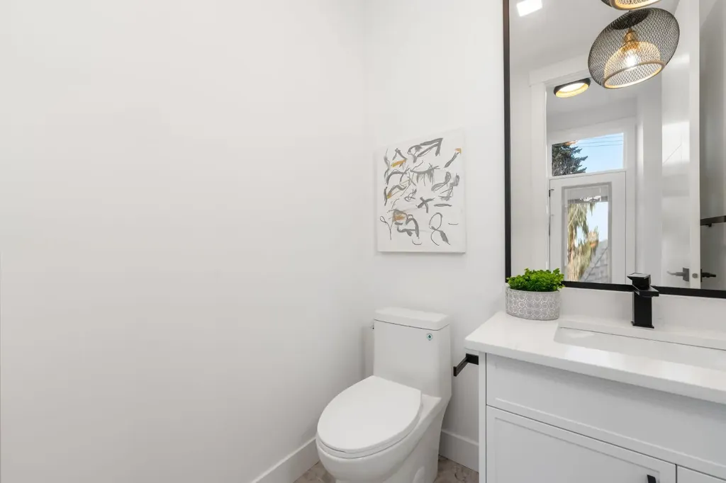 1444 43 Street SW Calgary AB T3C 2A2