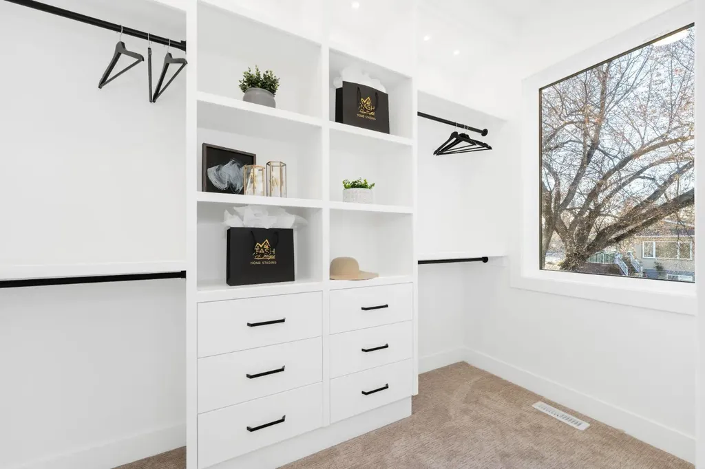 1444 43 Street SW Calgary AB T3C 2A2