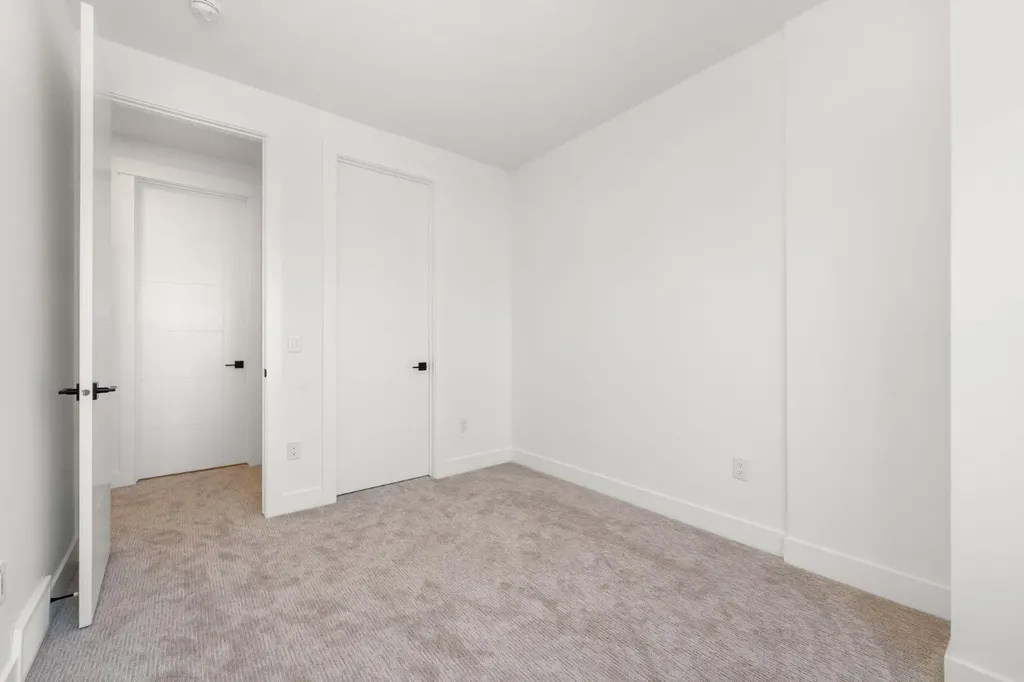 1444 43 Street SW Calgary AB T3C 2A2