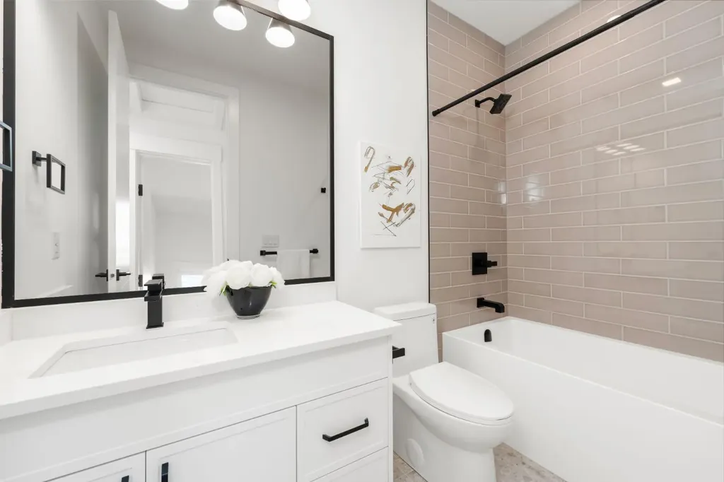 1444 43 Street SW Calgary AB T3C 2A2