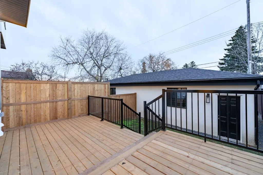 1444 43 Street SW Calgary AB T3C 2A2
