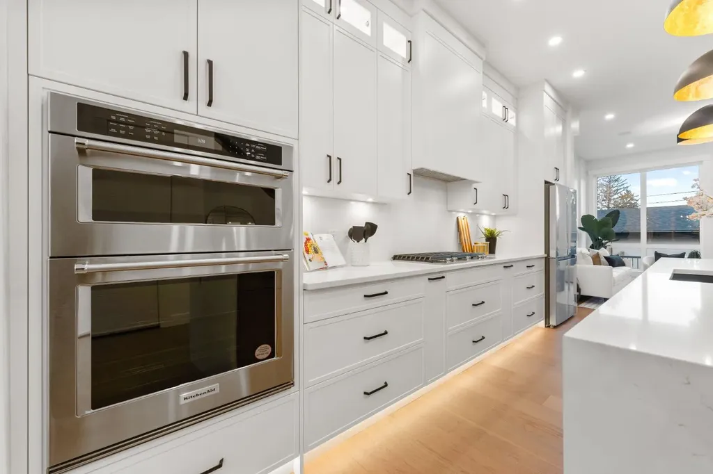 1444 43 Street SW Calgary AB T3C 2A2
