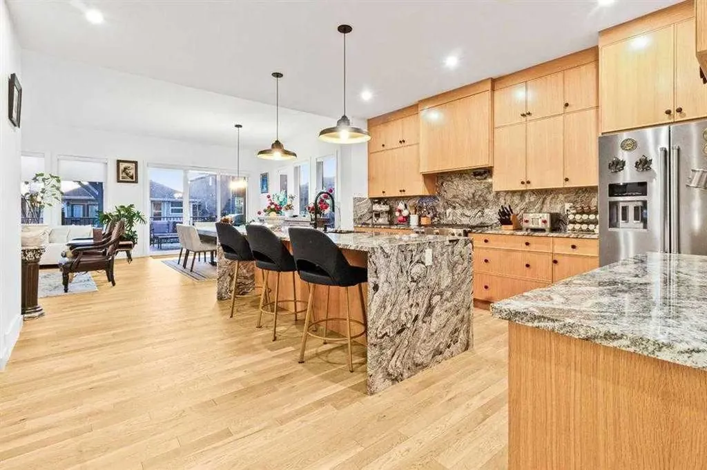 44 Ranchers Way Okotoks AB T1S4C8