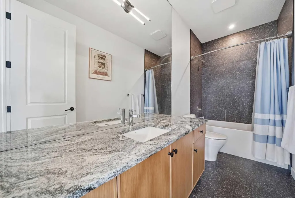 44 Ranchers Way Okotoks AB T1S4C8