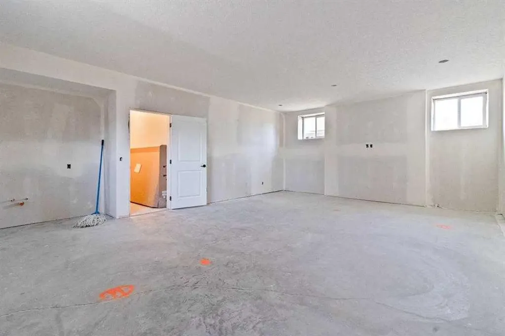 44 Ranchers Way Okotoks AB T1S4C8