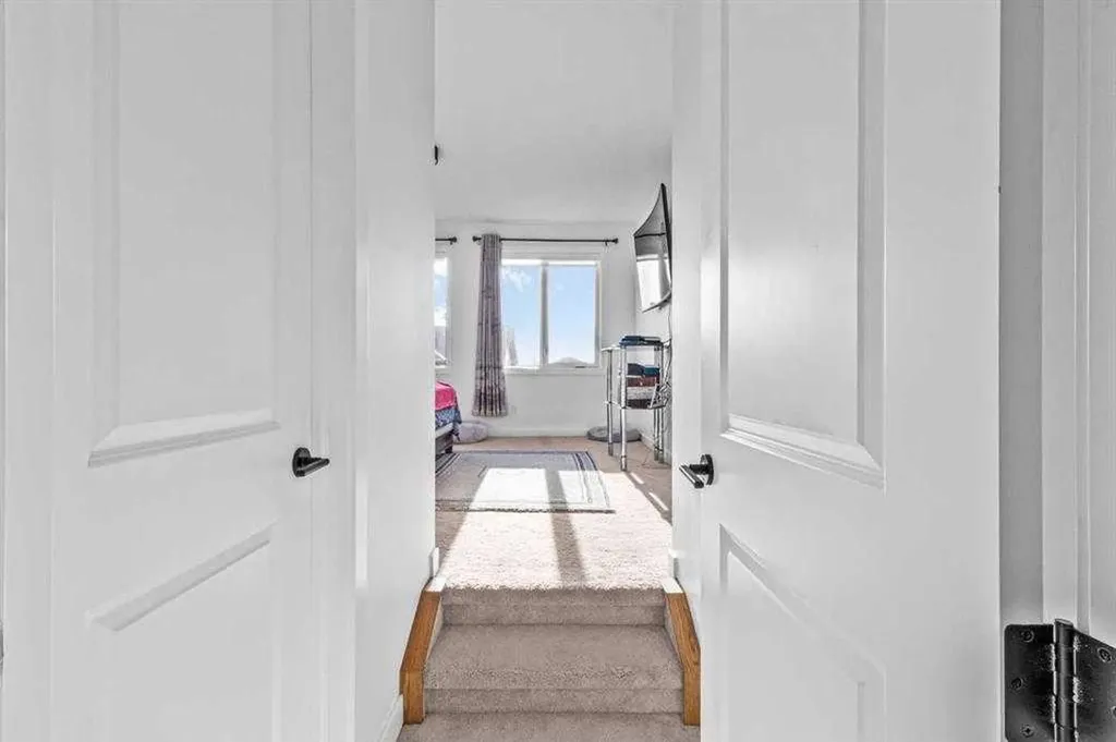 44 Ranchers Way Okotoks AB T1S4C8