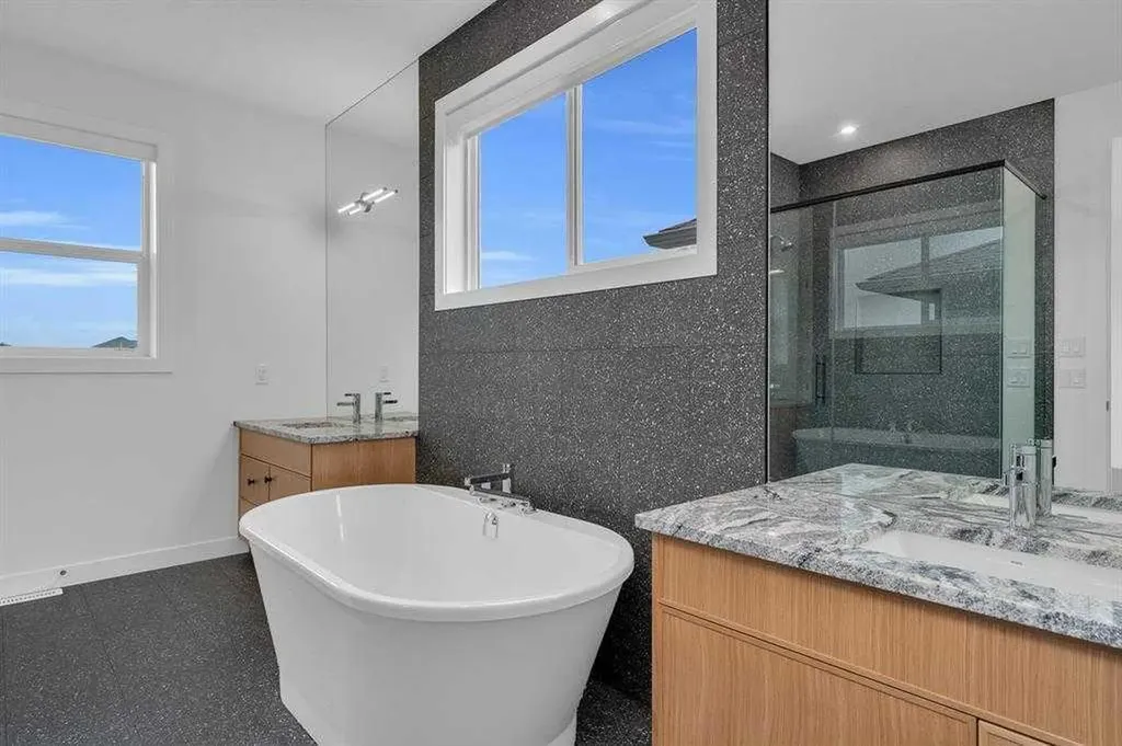 44 Ranchers Way Okotoks AB T1S4C8