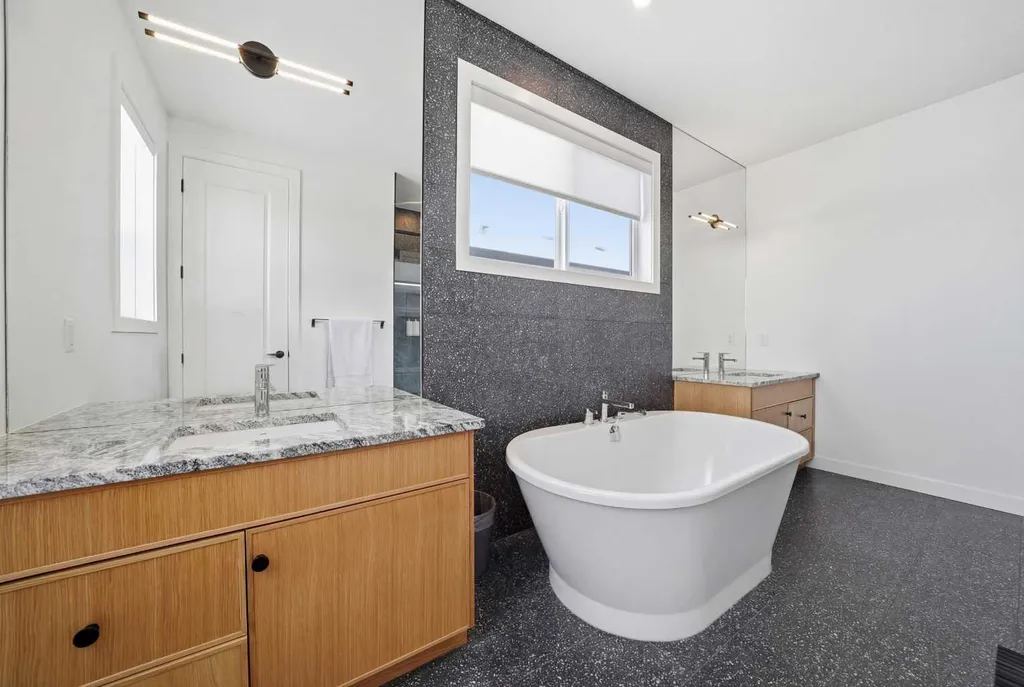 44 Ranchers Way Okotoks AB T1S4C8