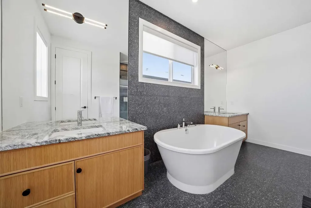 44 Ranchers Way Okotoks AB T1S4C8
