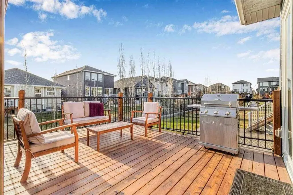 44 Ranchers Way Okotoks AB T1S4C8
