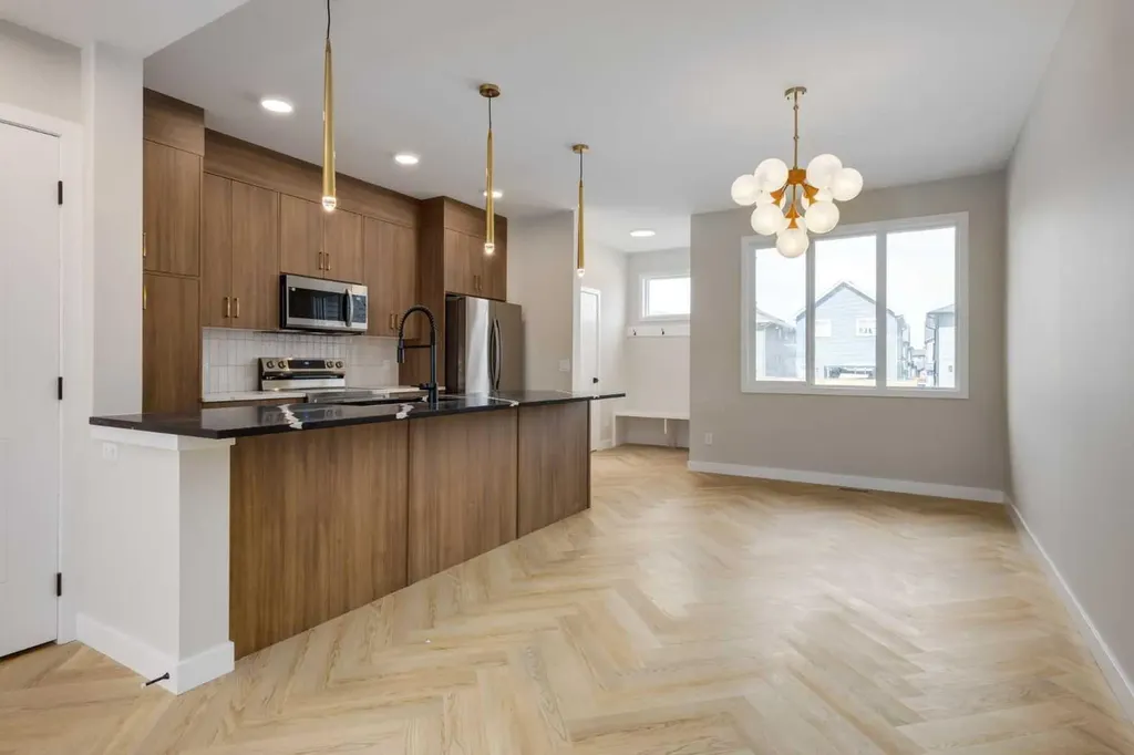 7110 Rangeview Avenue SE Calgary AB T3S 0S7
