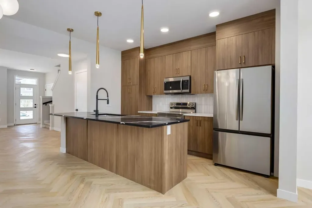 7110 Rangeview Avenue SE Calgary AB T3S 0S7