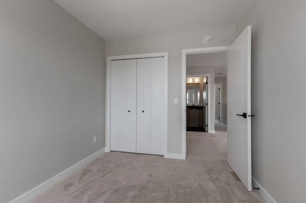 7110 Rangeview Avenue SE Calgary AB T3S 0S7