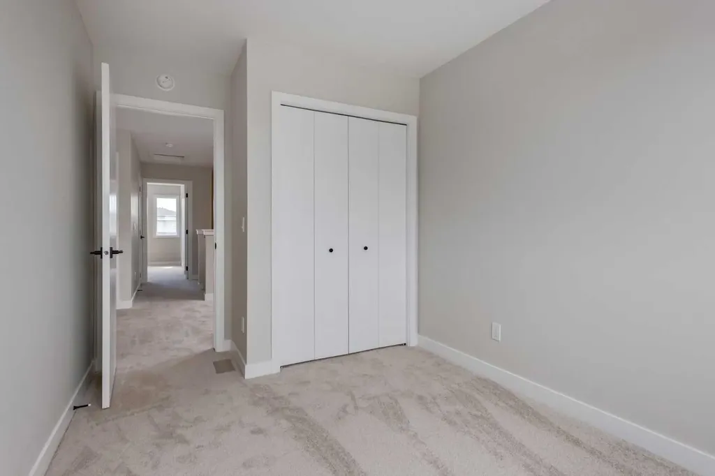 7110 Rangeview Avenue SE Calgary AB T3S 0S7