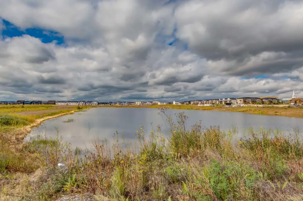 7110 Rangeview Avenue SE Calgary AB T3S 0S7