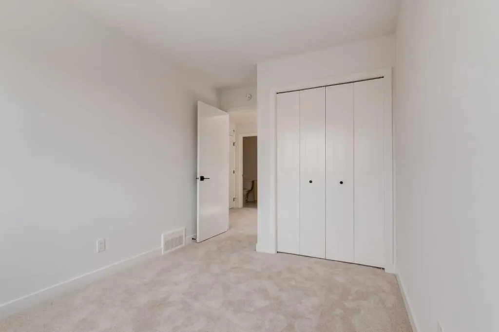 343 Heartwood Grove SE Calgary AB T3S 0S6