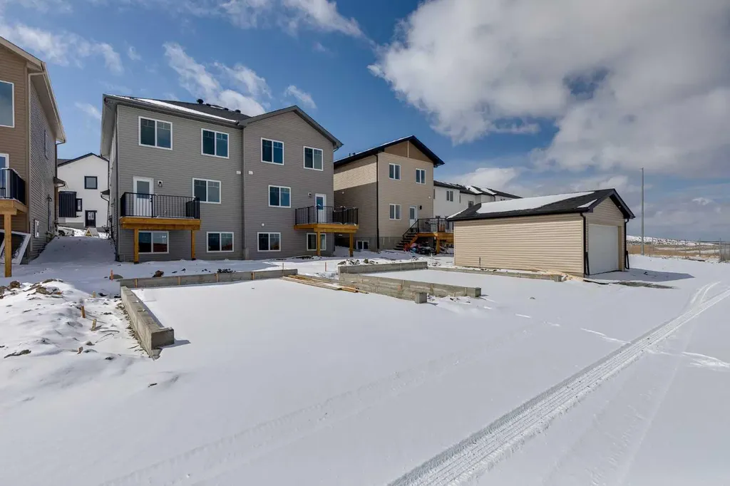 1989 Mccaskill Drive Crossfield AB T0M 0S0