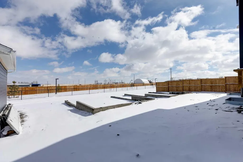 1917 Mccaskill Drive Crossfield AB T0M 0S0