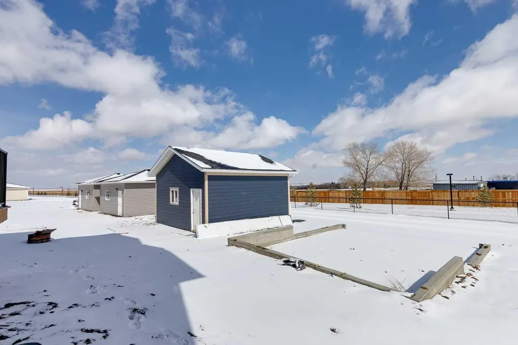1917 Mccaskill Drive Crossfield AB T0M 0S0