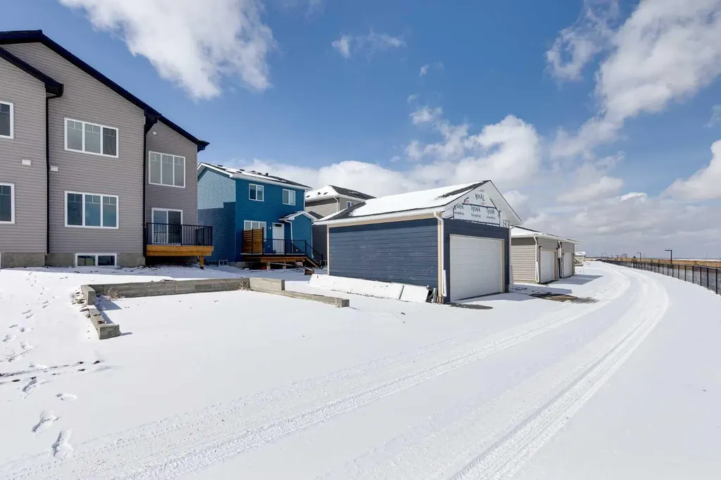 1917 Mccaskill Drive Crossfield AB T0M 0S0