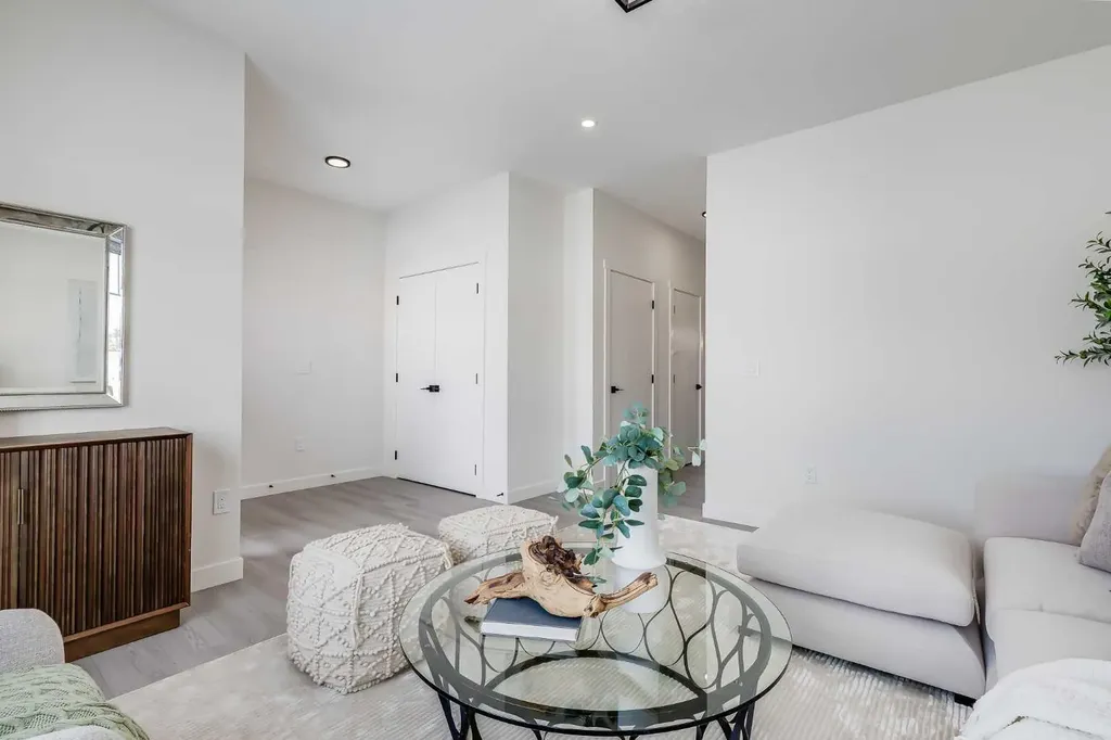 1917 Mccaskill Drive Crossfield AB T0M 0S0
