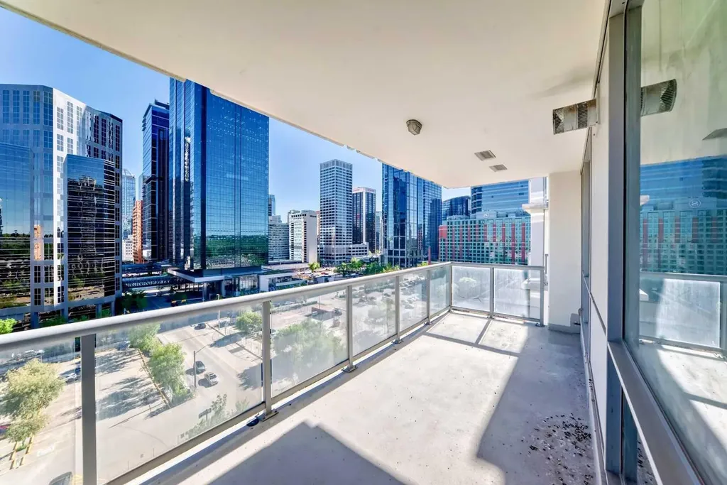 222 Riverfront Avenue SW Calgary AB T2P 0X2