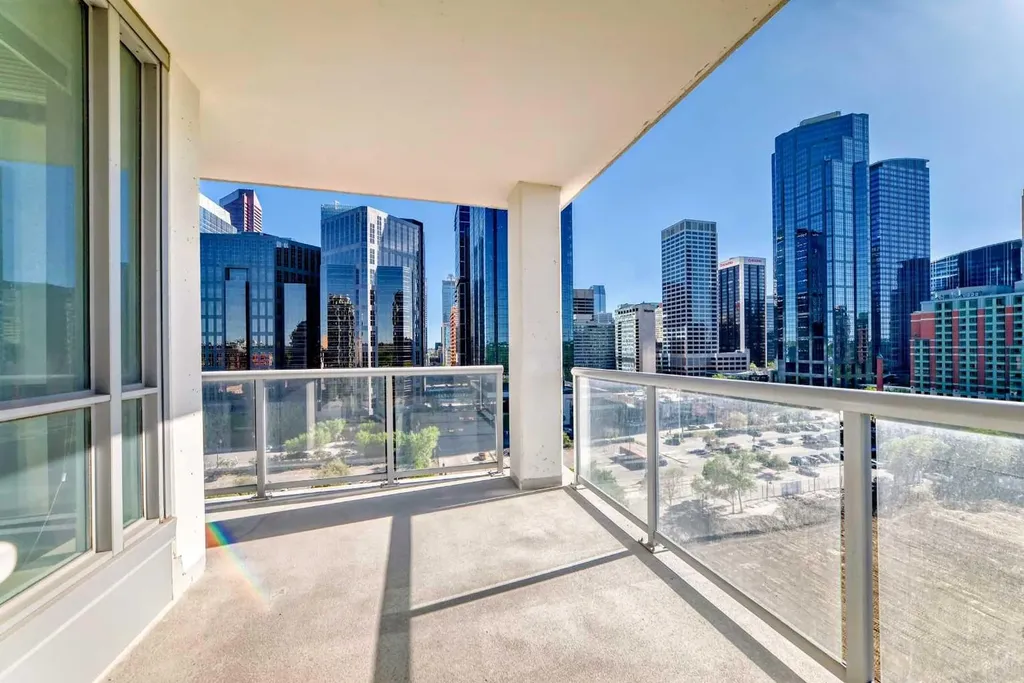 222 Riverfront Avenue SW Calgary AB T2P 0X2