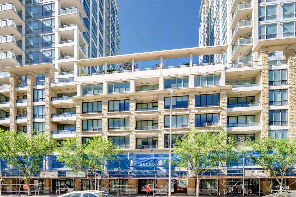 222 Riverfront Avenue SW Calgary AB T2P 0X2