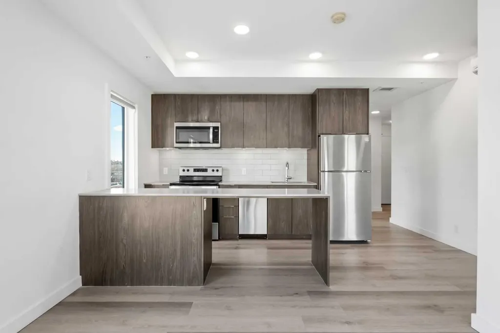 455 1 Avenue NE Calgary AB T2E 0B3