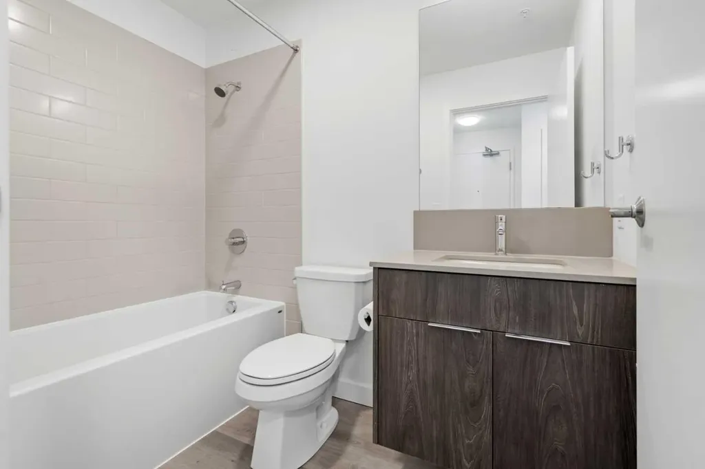 455 1 Avenue NE Calgary AB T2E 0B3