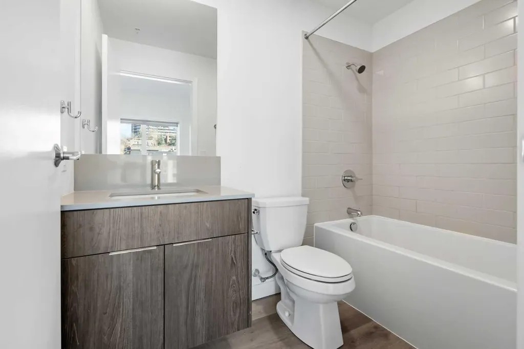 455 1 Avenue NE Calgary AB T2E 0B3
